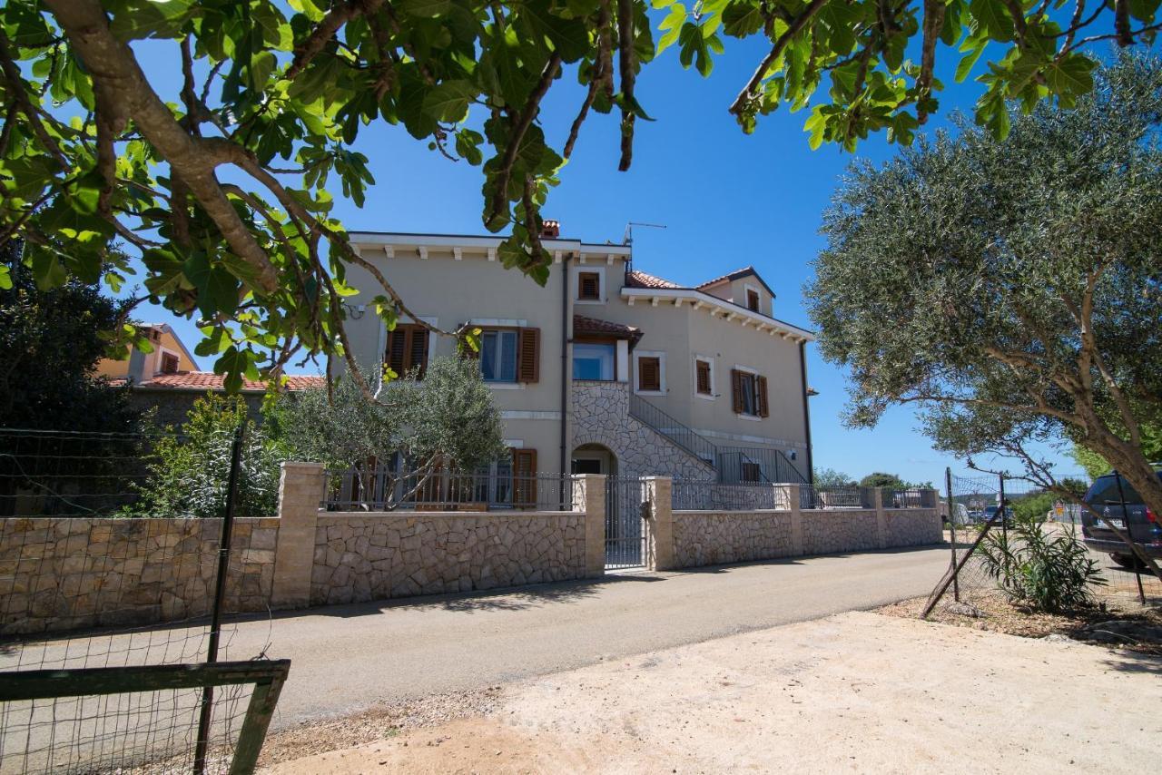 Apartments With A Parking Space Punta Kriza, Cres - 8082 Kültér fotó